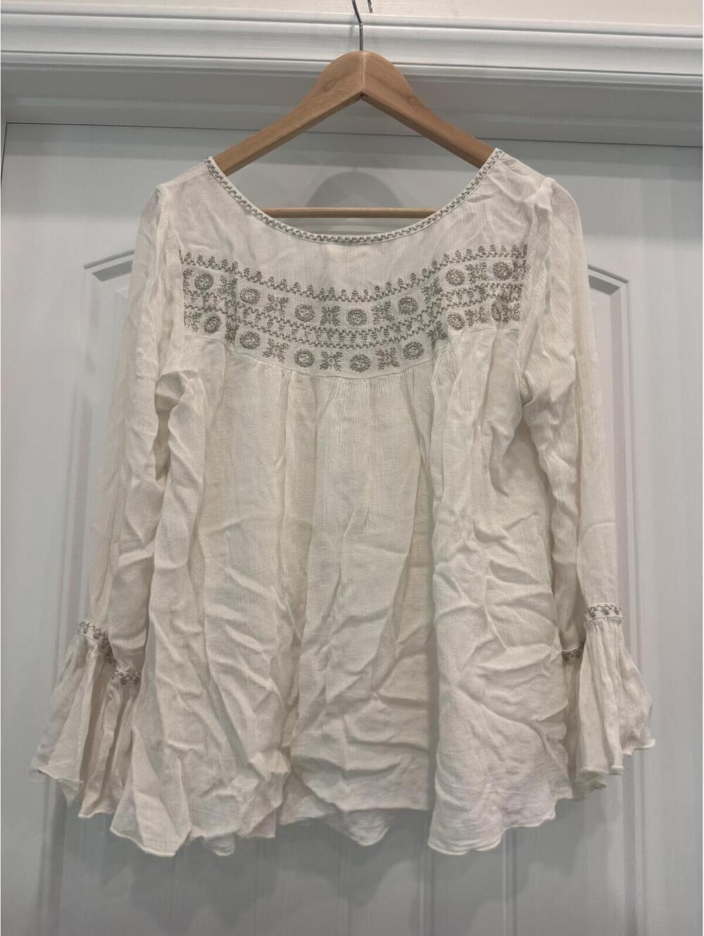 Natural Life Medium Embroidered Bohemian Top - Picture 5 of 5